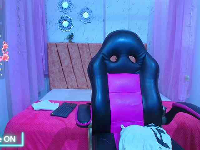 mia-thommson webcam