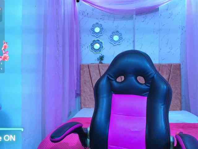 mia-thommson webcam