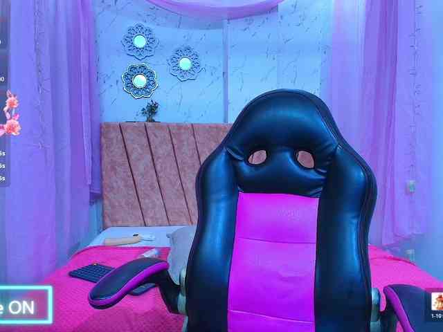 mia-thommson webcam