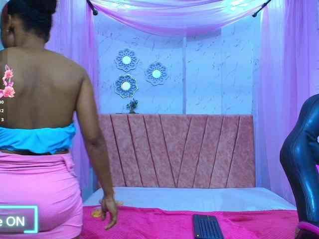 mia-thommson webcam