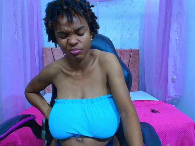 mia-thommson webcam