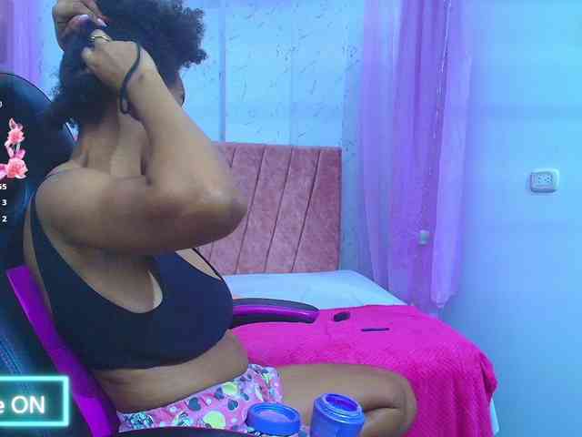mia-thommson webcam