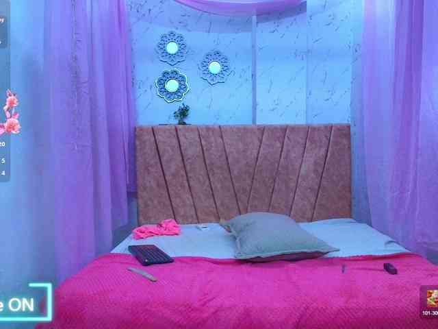 mia-thommson webcam
