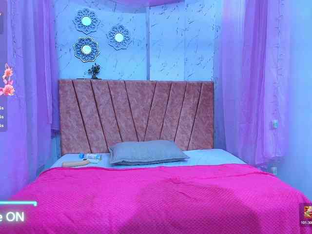 mia-thommson webcam
