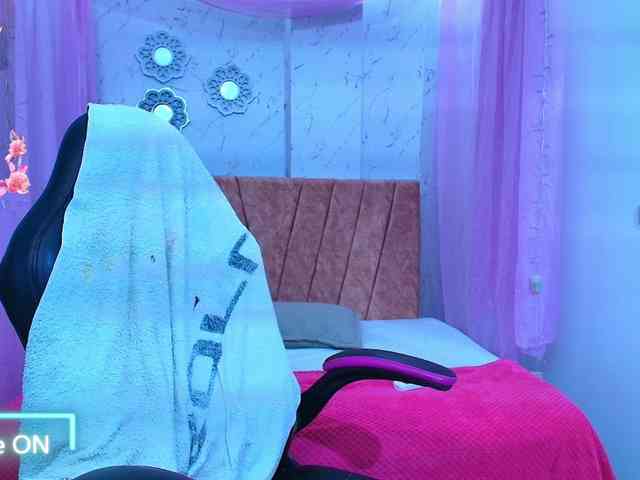 mia-thommson webcam