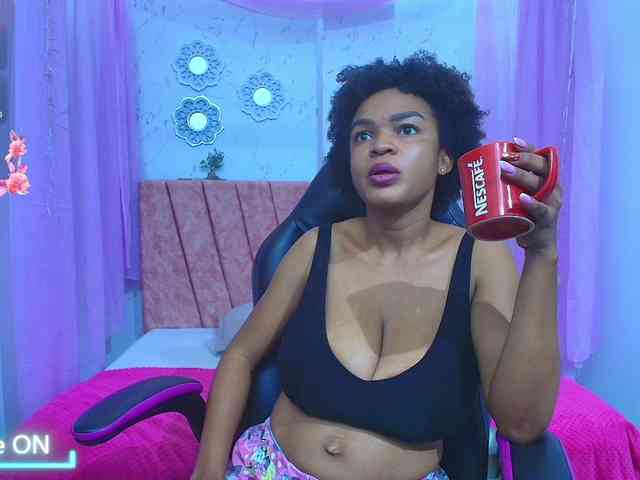 mia-thommson webcam