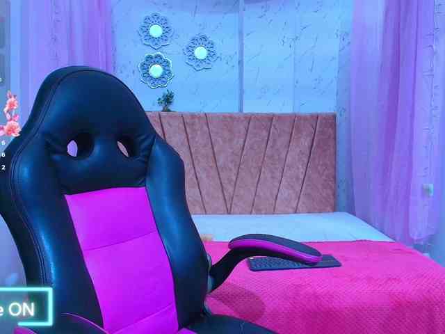 mia-thommson webcam