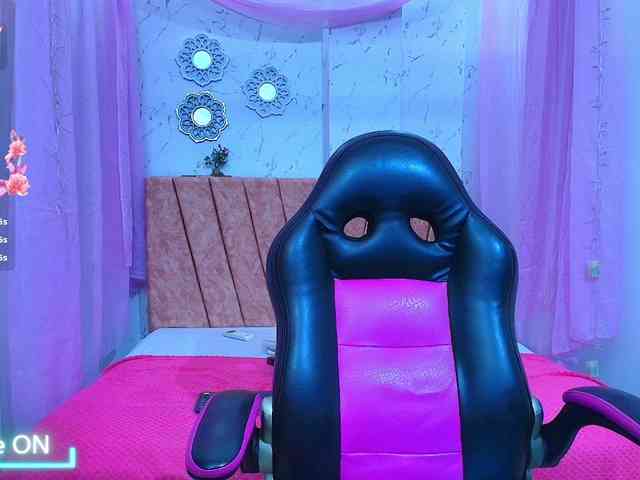 mia-thommson webcam