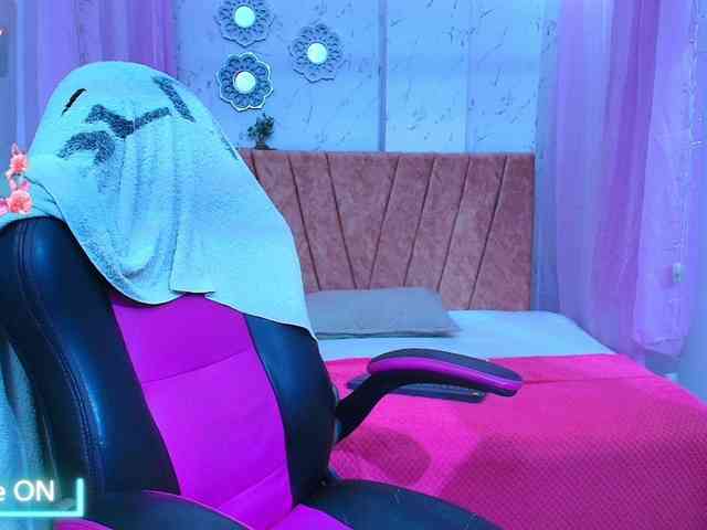 mia-thommson webcam