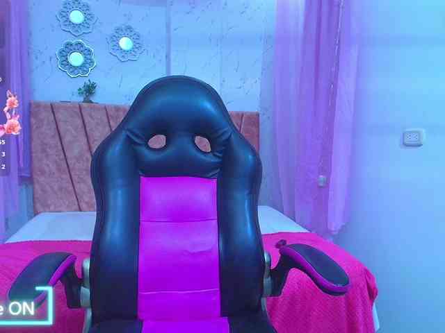 mia-thommson webcam