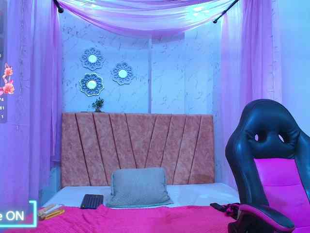 mia-thommson webcam