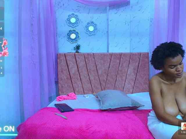 mia-thommson webcam