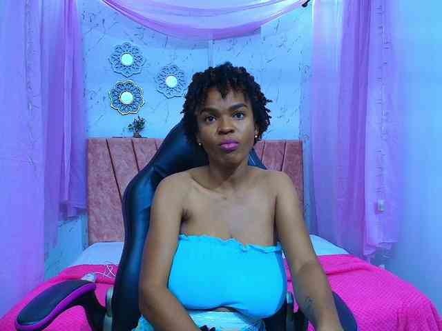 mia-thommson webcam