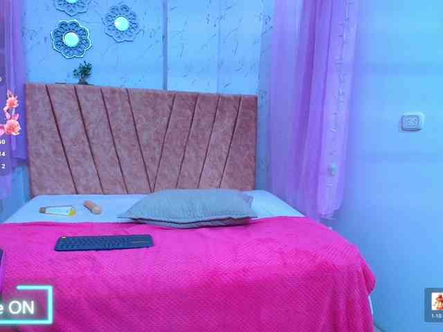 mia-thommson webcam