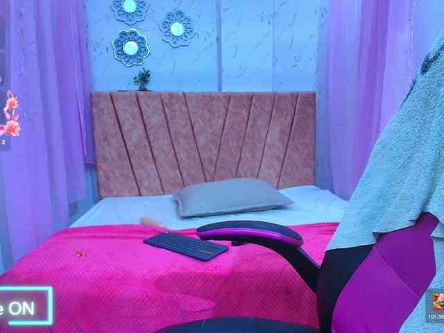 mia-thommson webcam