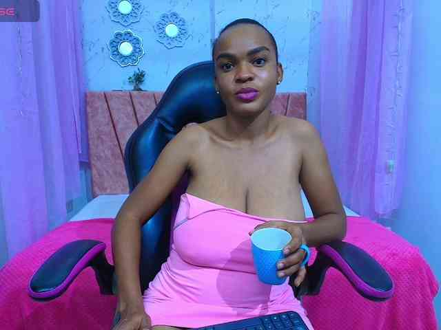 mia-thommson webcam