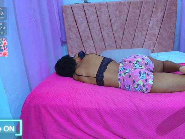 mia-thommson webcam