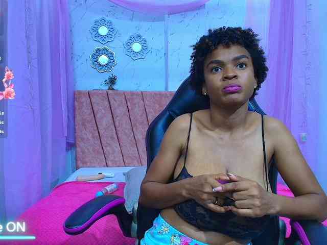 mia-thommson webcam
