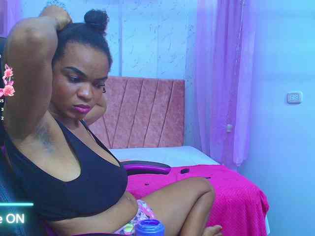 mia-thommson webcam