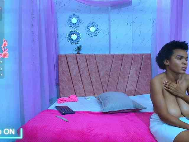 mia-thommson webcam