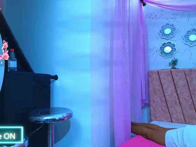 mia-thommson webcam