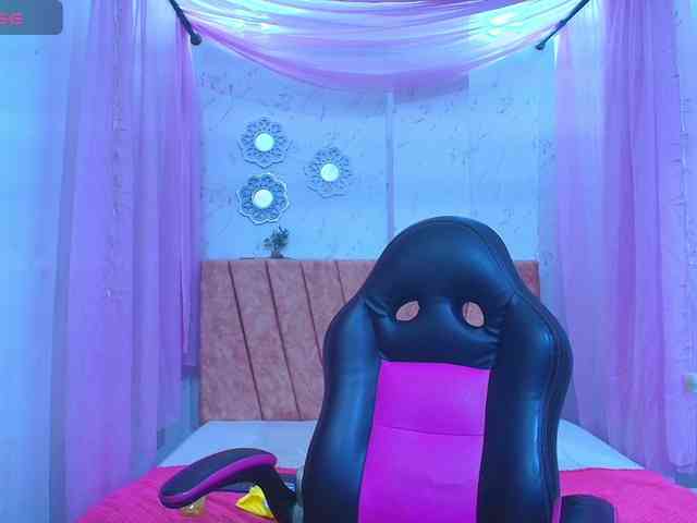 mia-thommson webcam