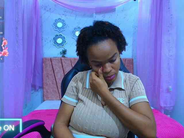 mia-thommson webcam