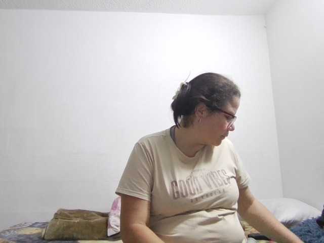 lucianamaster, en vivo ahora en BongaCams