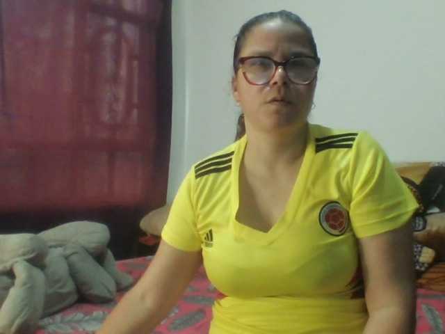 lucianamaster live cam on BongaCams