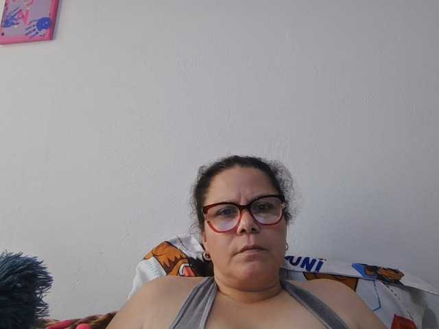 lucianamaster live cam on BongaCams