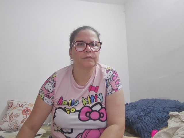 lucianamaster, en vivo ahora en BongaCams