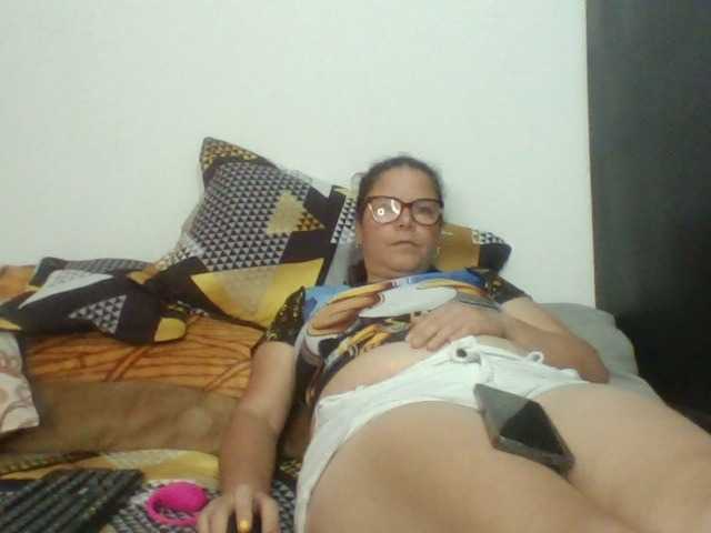 lucianamaster live cam on BongaCams