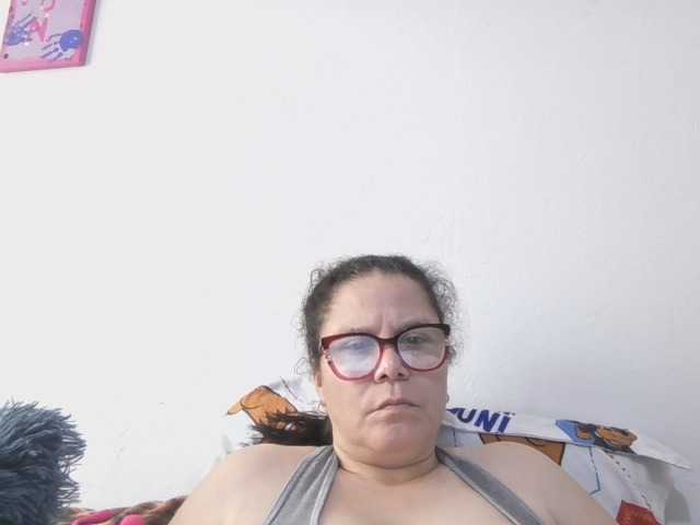lucianamaster live cam on BongaCams