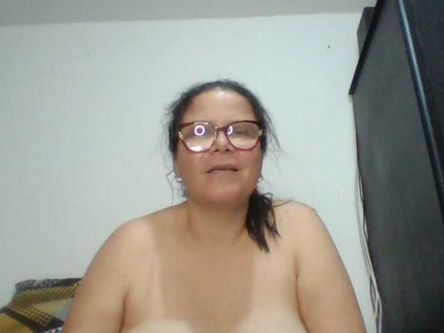 lucianamaster live cam on BongaCams