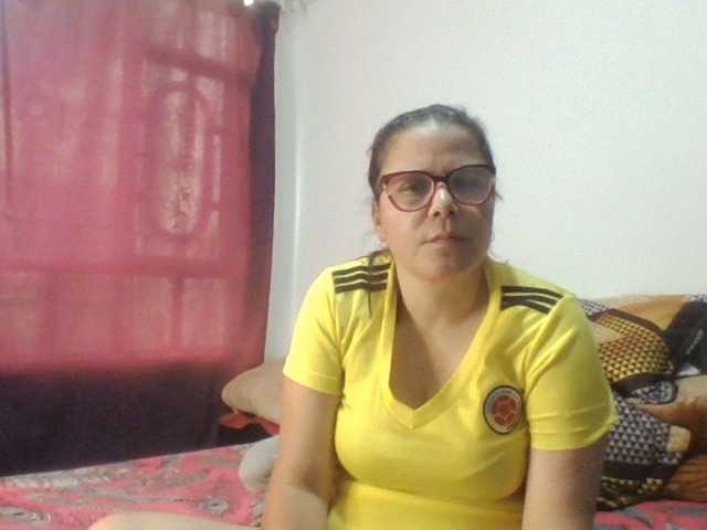lucianamaster live cam on BongaCams