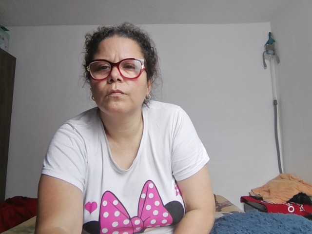 lucianamaster live cam on BongaCams