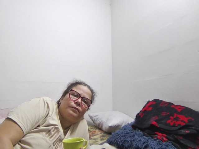 lucianamaster, en vivo ahora en BongaCams