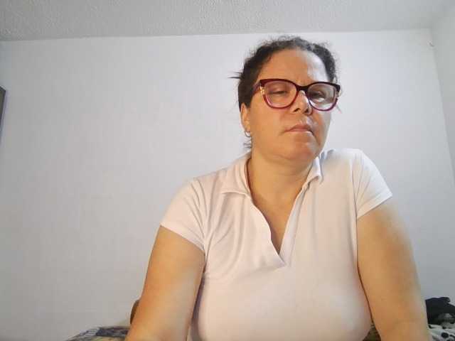 lucianamaster live cam on BongaCams