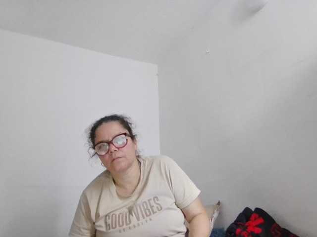 lucianamaster live cam on BongaCams