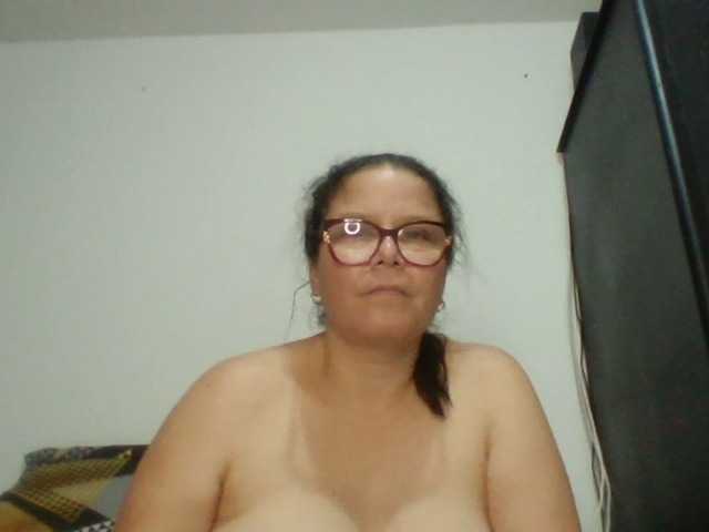 lucianamaster live cam on BongaCams