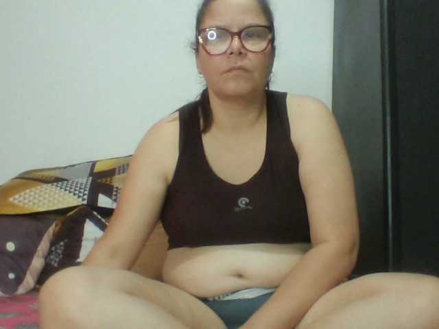 lucianamaster live cam on BongaCams