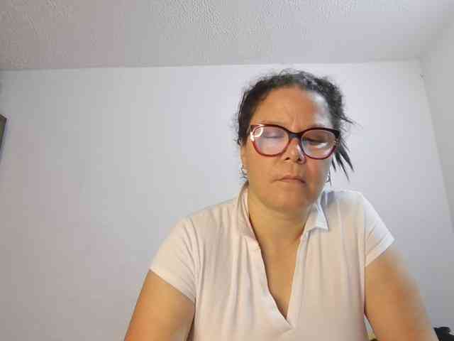 lucianamaster's webcam live show