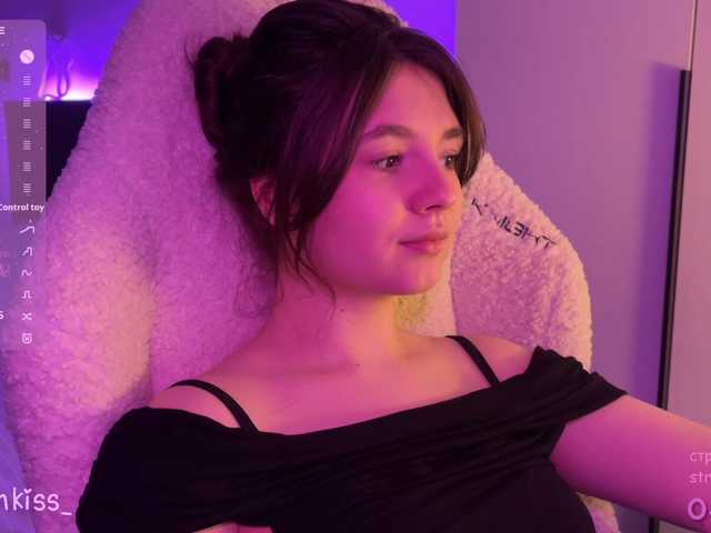 -FoxAlisa-'s BongaCams show and profile