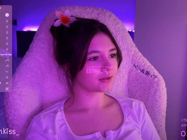 -FoxAlisa-'s BongaCams show and profile