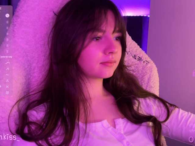 -FoxAlisa-'s BongaCams show and profile