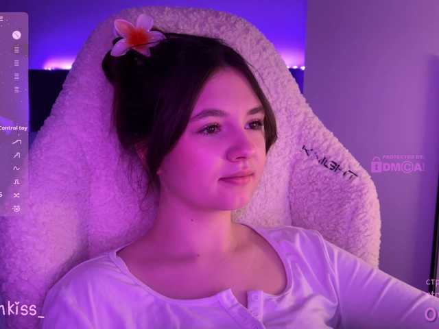 -FoxAlisa-'s BongaCams show and profile