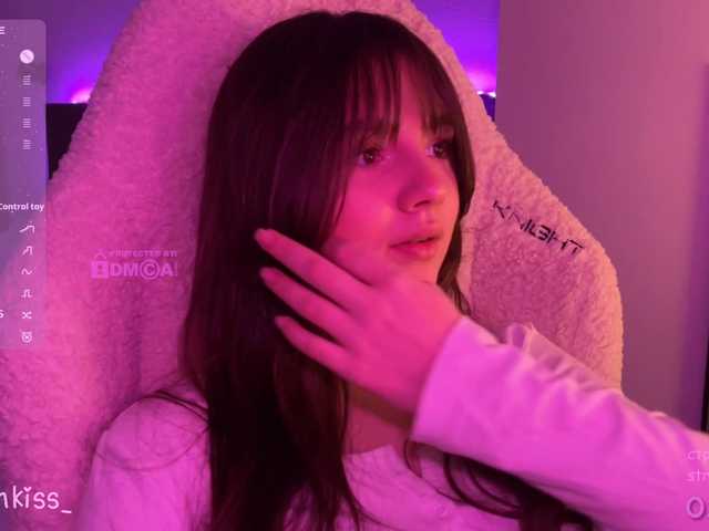 -FoxAlisa-'s BongaCams show and profile