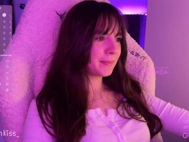 -FoxAlisa-'s BongaCams show and profile