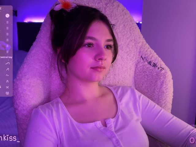 -FoxAlisa-'s BongaCams show and profile