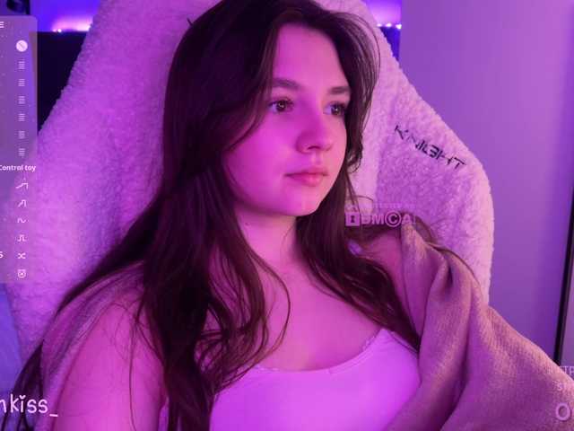 -FoxAlisa-'s BongaCams show and profile